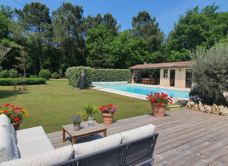 Maison - 250 m² - 5 pièces