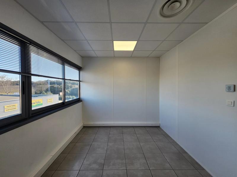 Bureau - 12 m² - 1 pièce