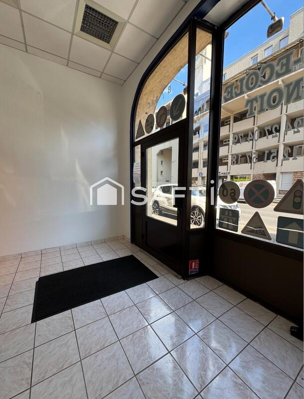 Local commercial - 66 m² - 3 pièces