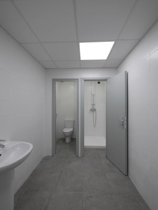 Local d'activités - 246 m² - 3 pièces