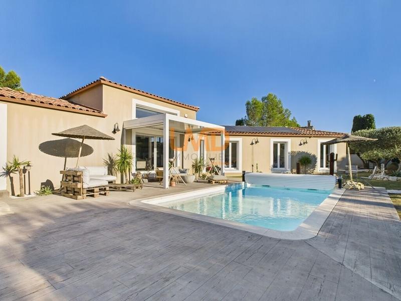 Propriété - 139 m² - 5 pièces