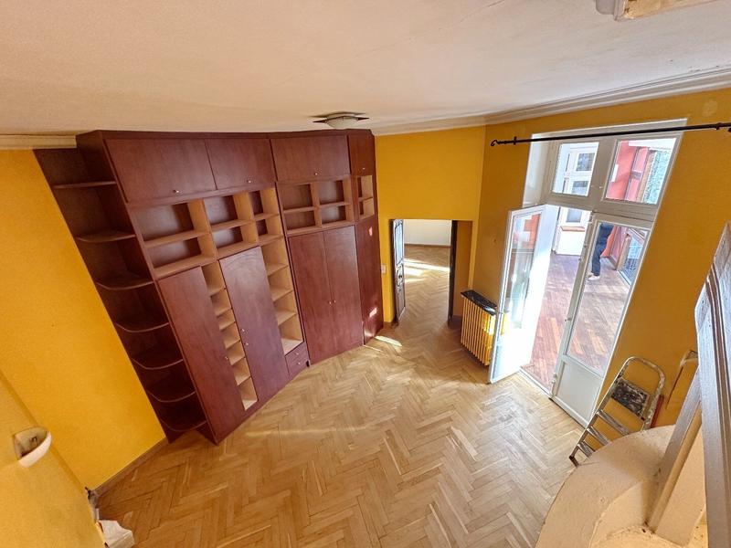 Maison - 215 m² - 9 pièces