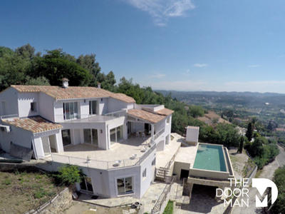 Villa - 255 m² - 9 pièces