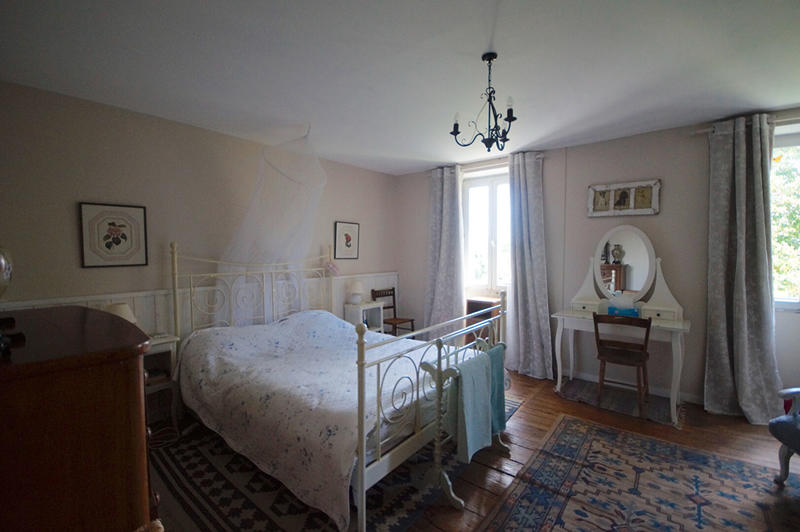 Maison - 203 m² - 7 pièces