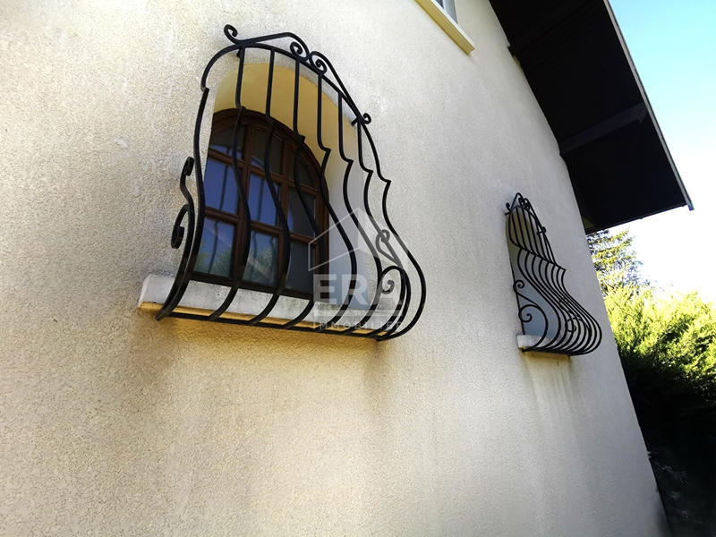 Maison - 225 m² - 10 pièces