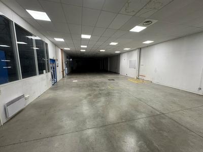 Entrepôt - 1 421 m²