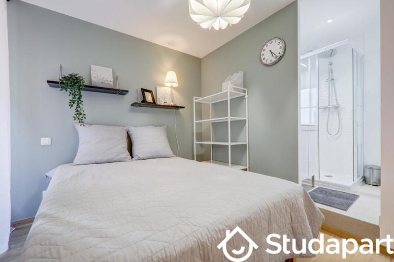 Chambre - 11 m² - 1 pièce