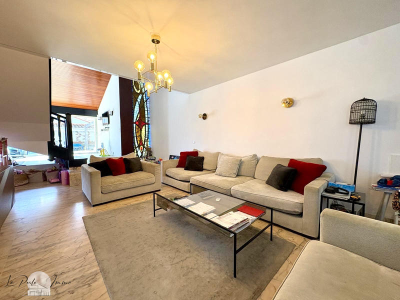 Villa - 300 m² - 7 pièces