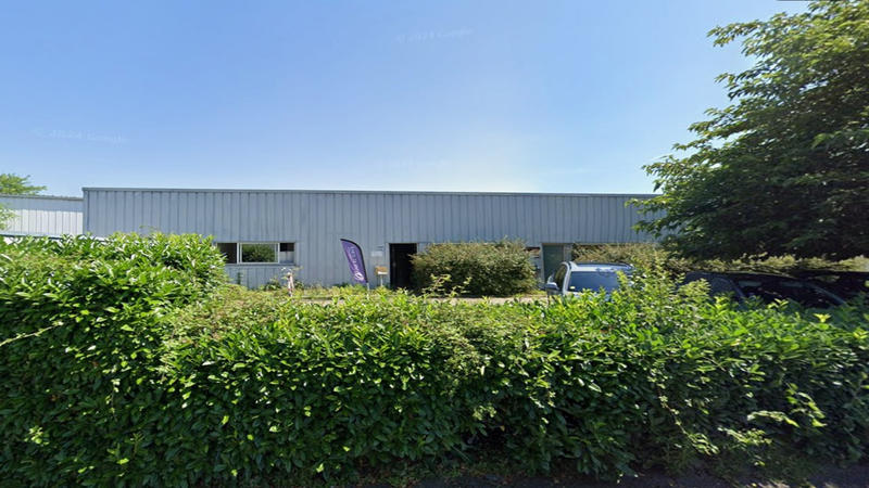 Local d'activité / Entrepôt - 230 m²