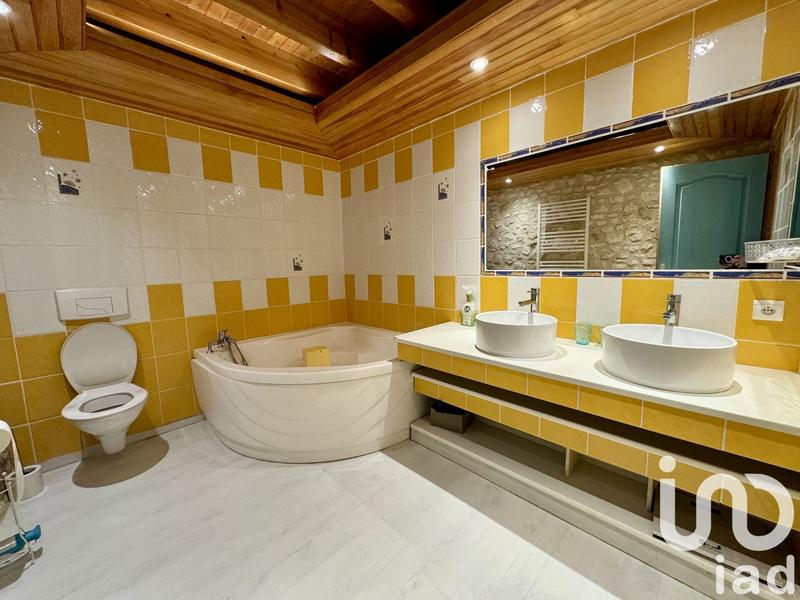 Maison - 360 m² - 19 pièces