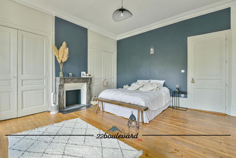 Appartement - 142 m² - 5 pièces