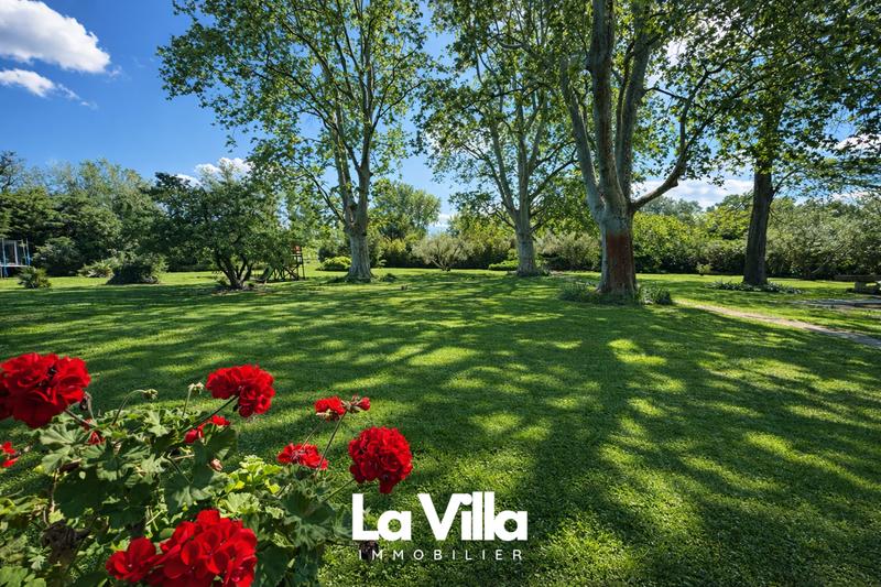 Propriété - 805 m² - 1 pièce