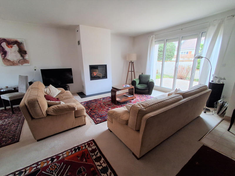 Maison - 180 m² - 8 pièces