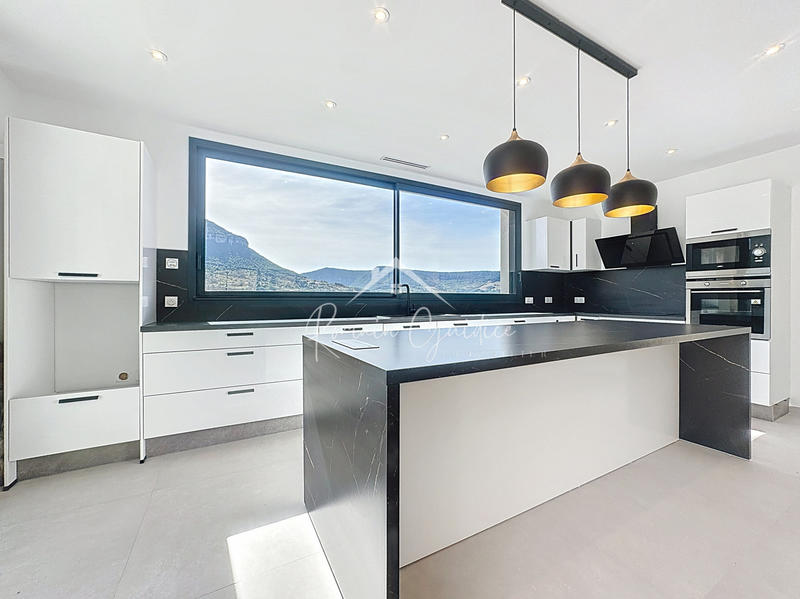 Maison - 124 m² - 4 pièces