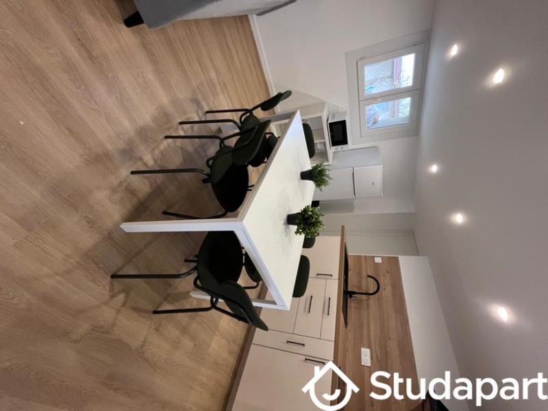 Chambre - 9 m² - 1 pièce