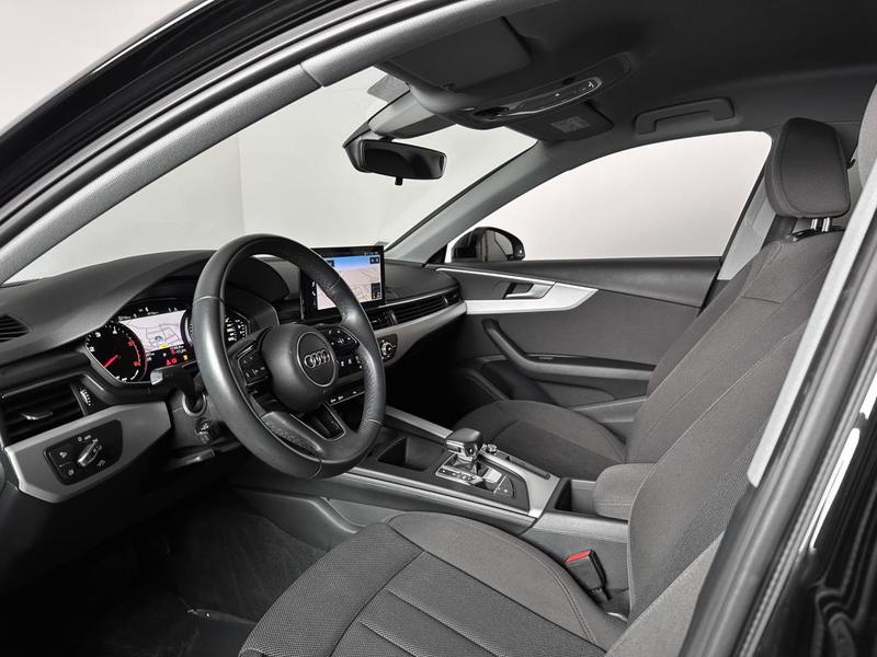 Audi A4 Avant s-Line 30 Tdi 136ch Ja18p Semi Virtual Cockpit Carplay Regul Blackline s-Tronic Mhev