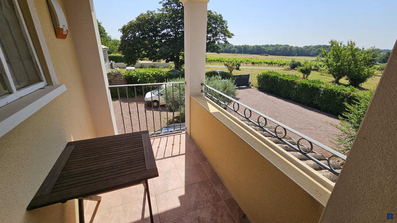 Maison contemporaine - 273 m² - 9 pièces