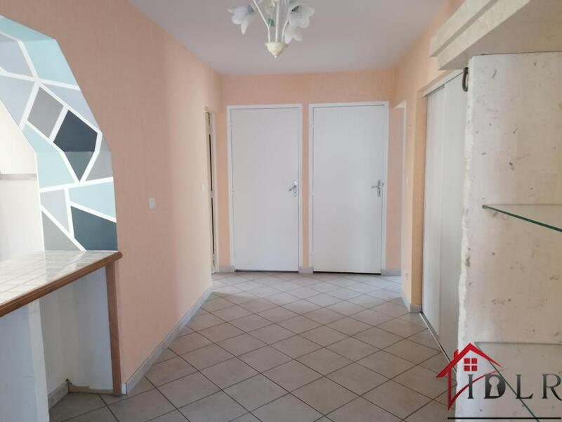 Maison - 235 m² - 9 pièces