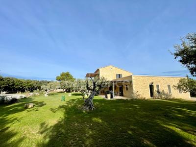 Maison - 240 m² - 7 pièces