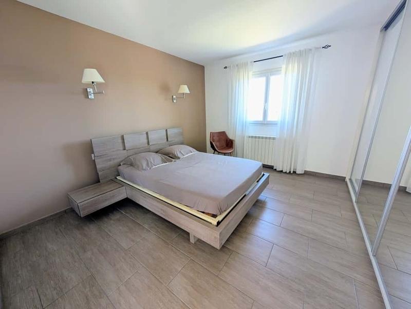 Maison - 181 m² - 4 pièces