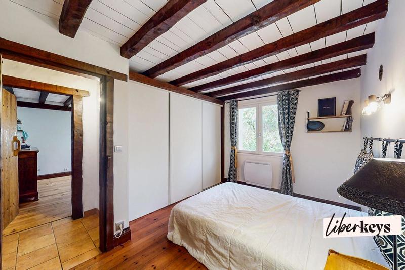 Maison - 220 m² - 10 pièces