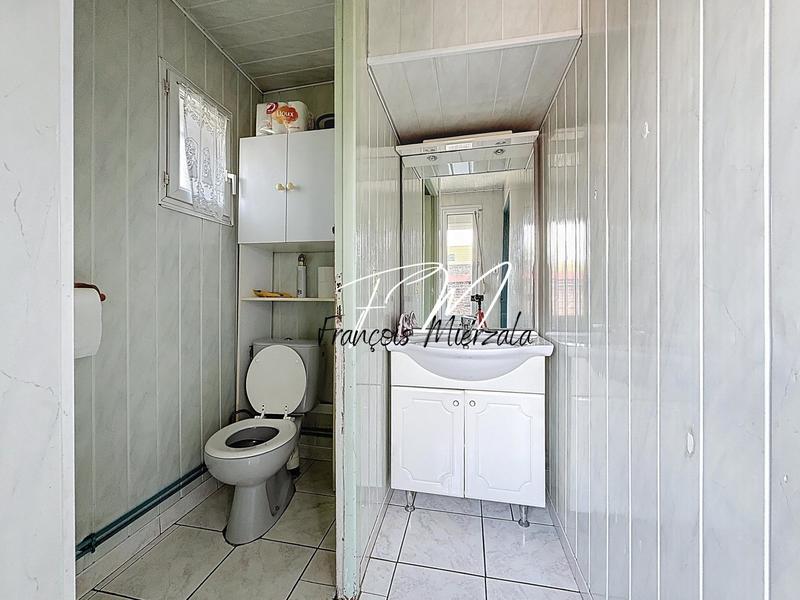 Maison - 182 m² - 9 pièces