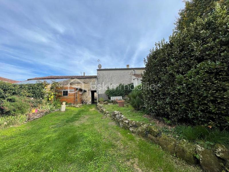 Maison en pierre - 77 m² - 4 pièces