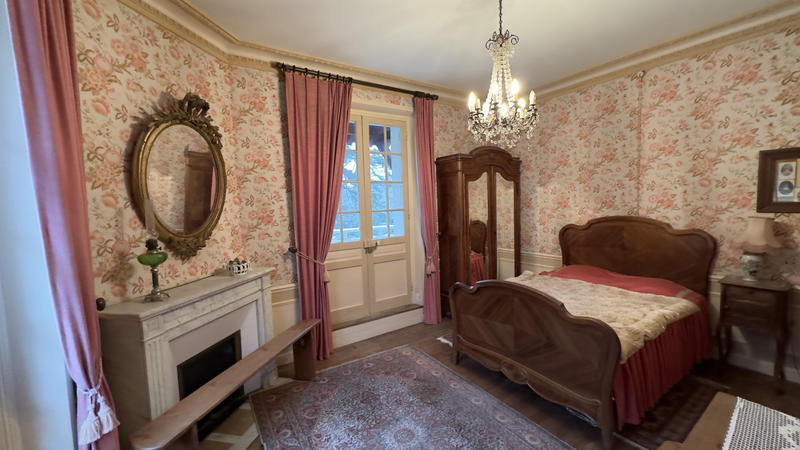 Maison - 357 m² - 14 pièces