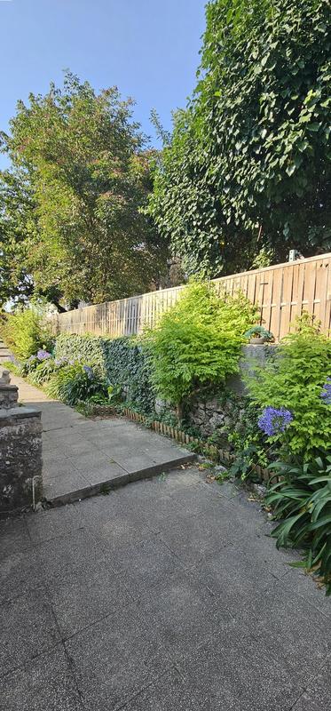 Maison - 560 m² - 3 pièces