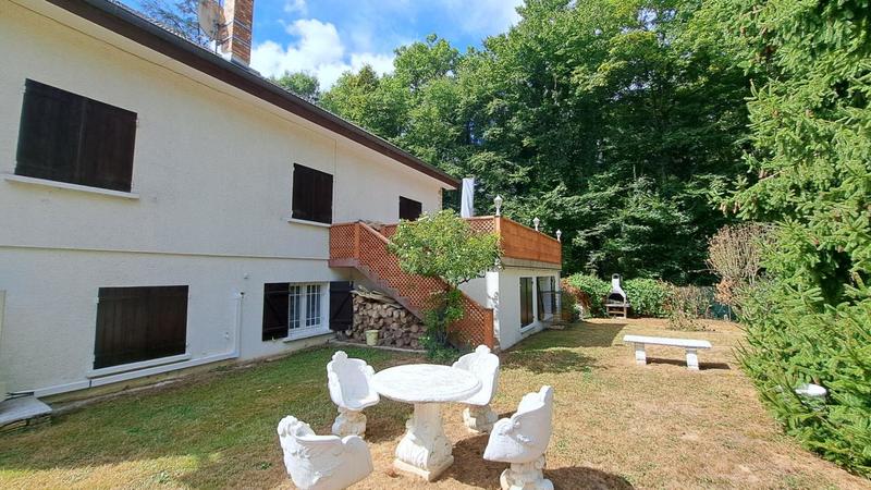 Maison - 215 m² - 9 pièces