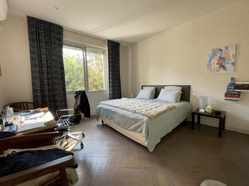 Maison - 238 m² - 6 pièces