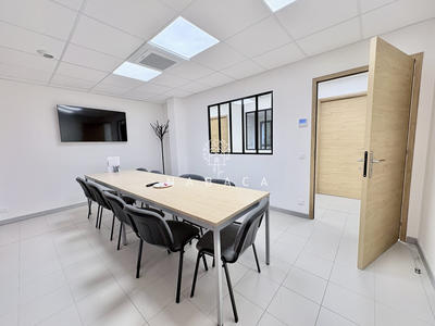 Fonds de commerce - Bureau - 150 m²