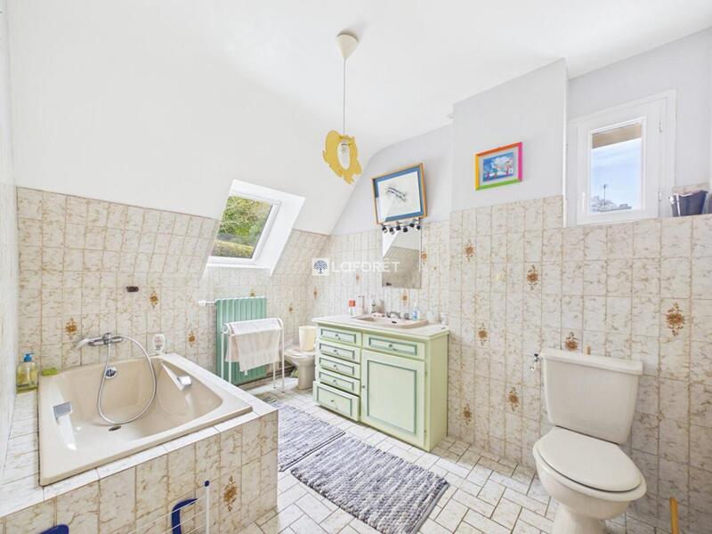 Maison - 161 m² - 7 pièces