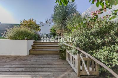 Maison - 170 m² - 9 pièces