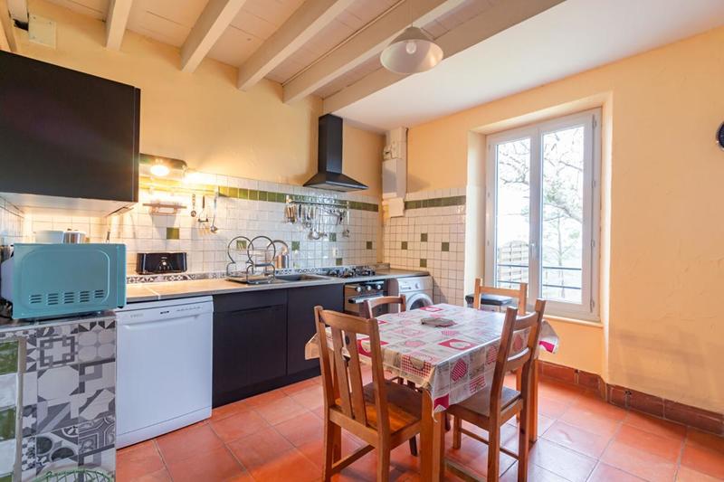 Propriété - 277 m² - 13 pièces