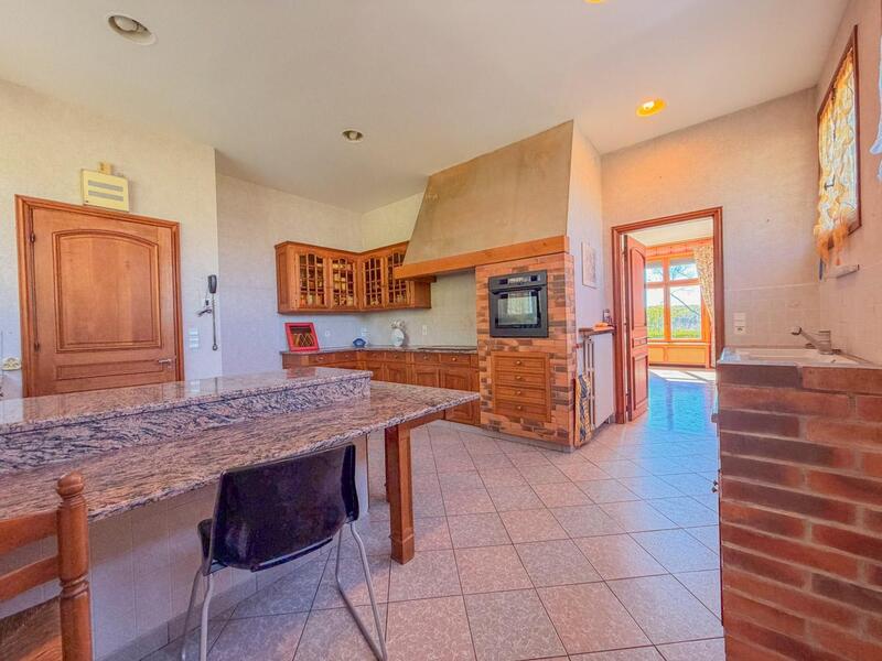 Maison - 400 m² - 10 pièces