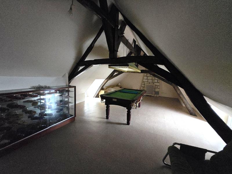 Maison - 275 m² - 9 pièces