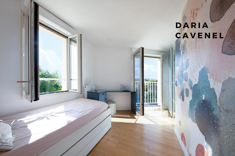 Pavillon - 250 m² - 7 pièces