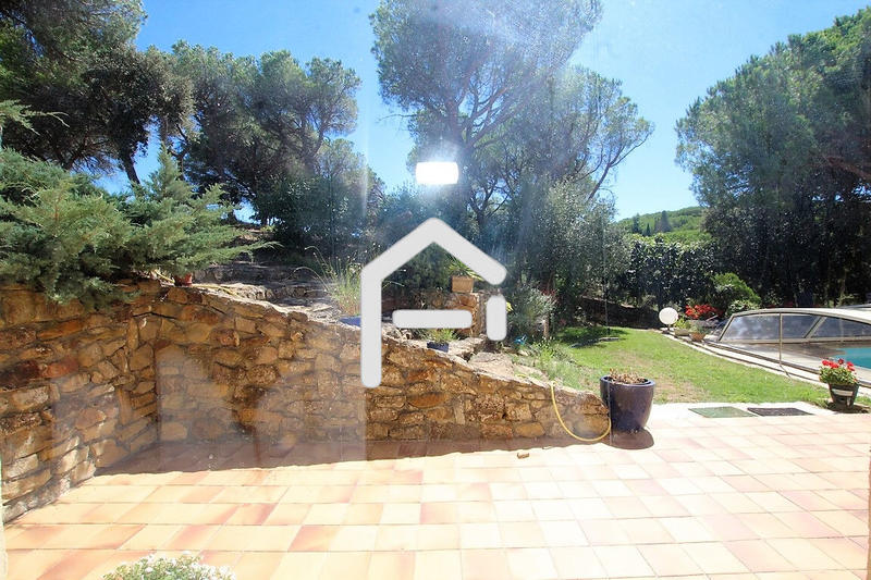 Villa - 237 m² - 10 pièces