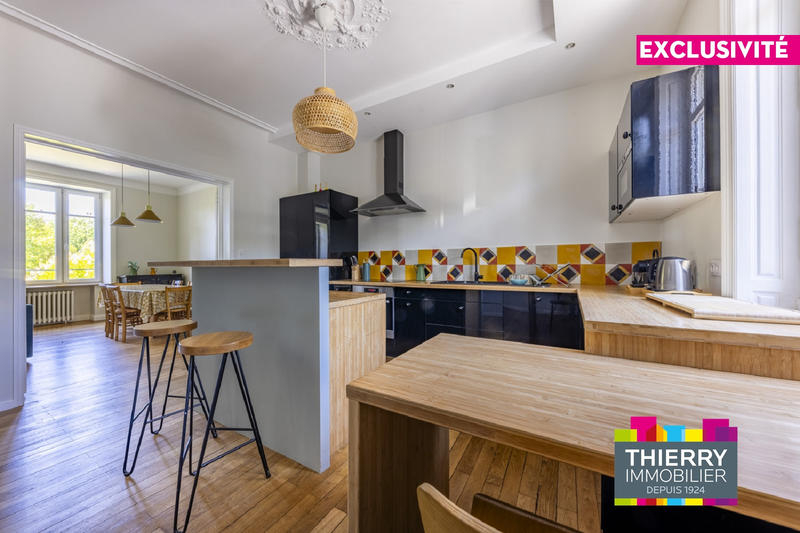 Maison - 180 m² - 6 pièces