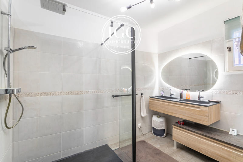 Maison - 172 m² - 5 pièces