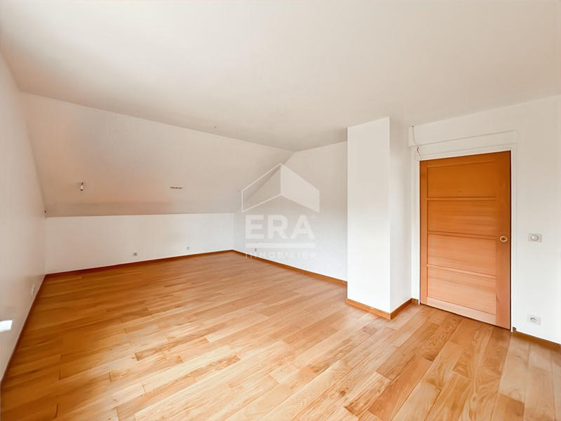 Maison - 143 m² - 5 pièces