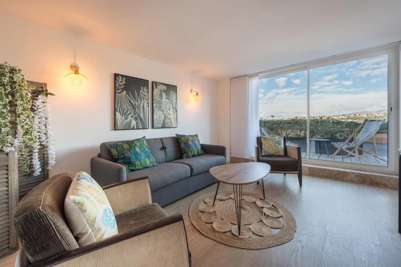 Propriété - 339 m² - 9 pièces