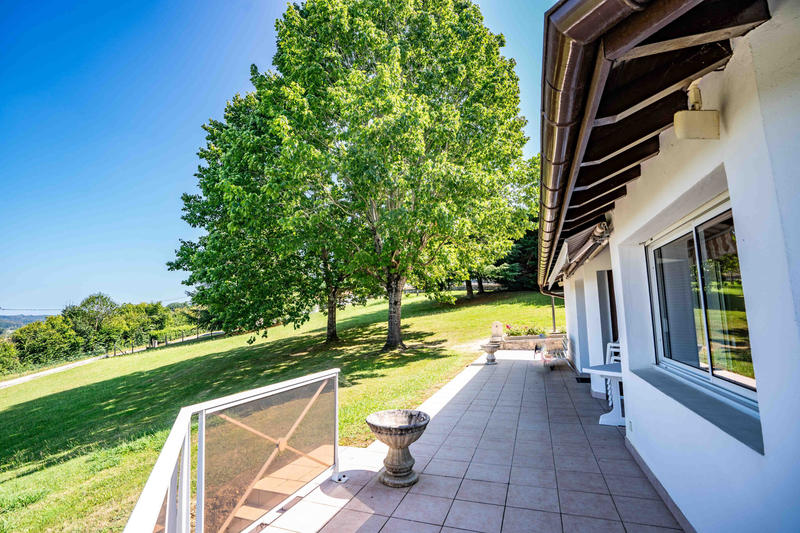 Maison - 243 m² - 6 pièces