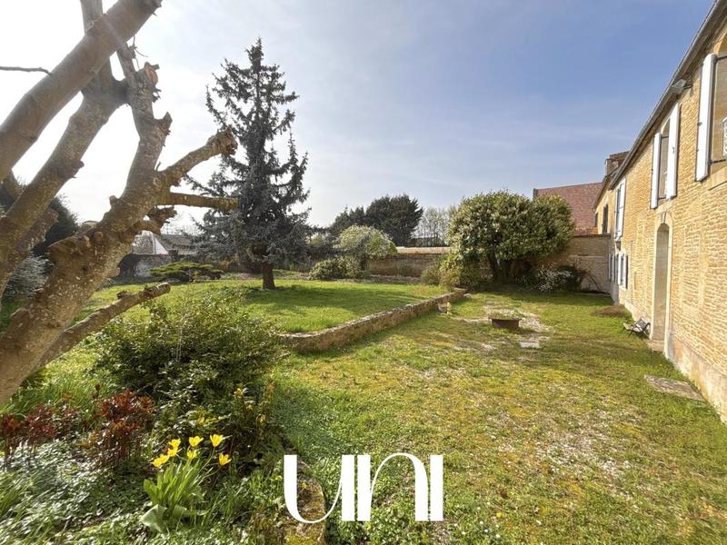 Maison - 229 m² - 8 pièces