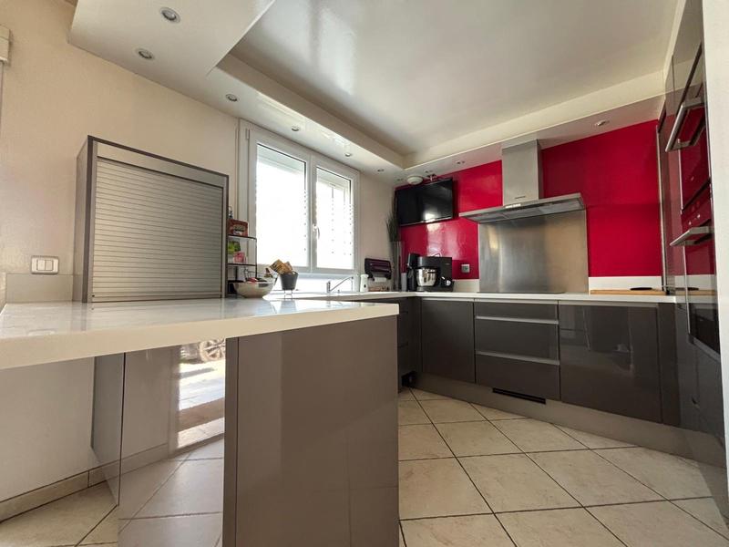 Maison - 102 m² - 6 pièces