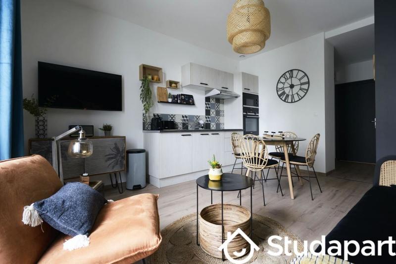 Chambre - 10 m² - 1 pièce