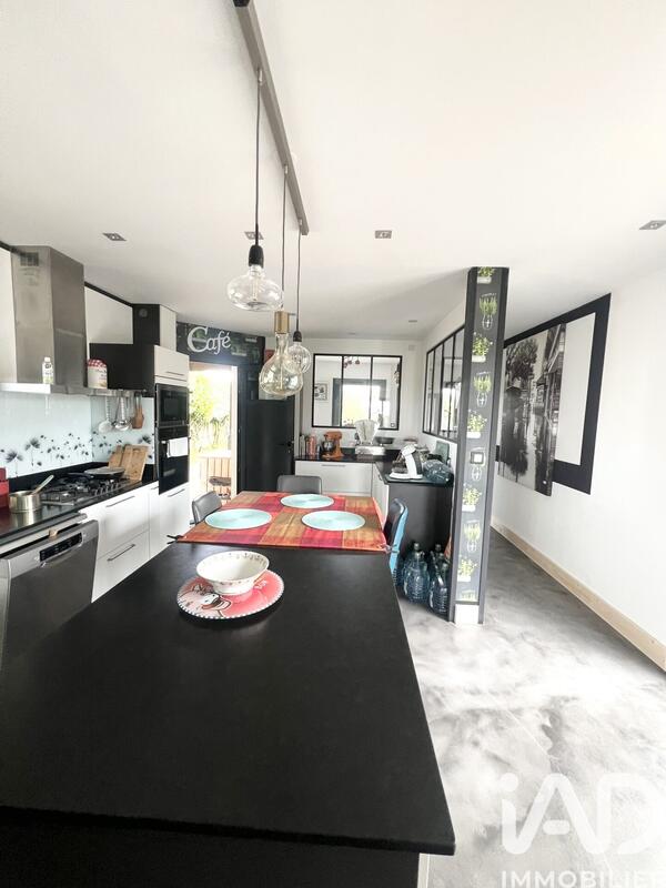 Maison - 170 m² - 6 pièces