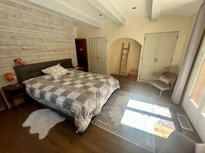 Villa - 260 m² - 9 pièces