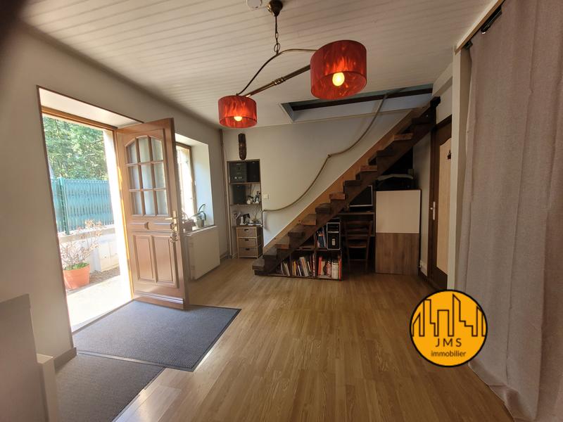 Maison - 215 m² - 8 pièces